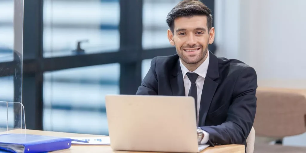 What’s the Difference Between a Business Laptop and a Consumer Laptop?